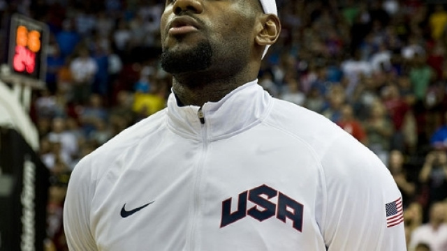 LeBron James trascina i suoi Cleveland Cavaliers alla vittoria su Golden state.