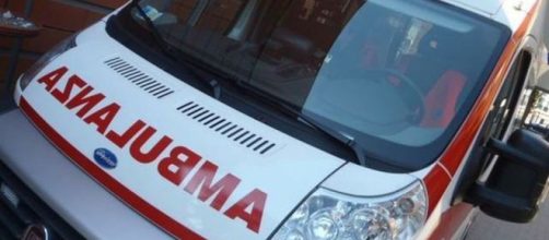 Un'80enne investe bimbo di 4 anni, scappa ma poi si costituisce