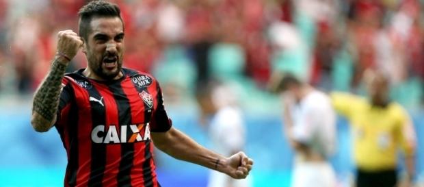 Antes de ir para o México, jogador atuou pelo Vitória Antes de ir para o México, jogador atuou pelo Vitória