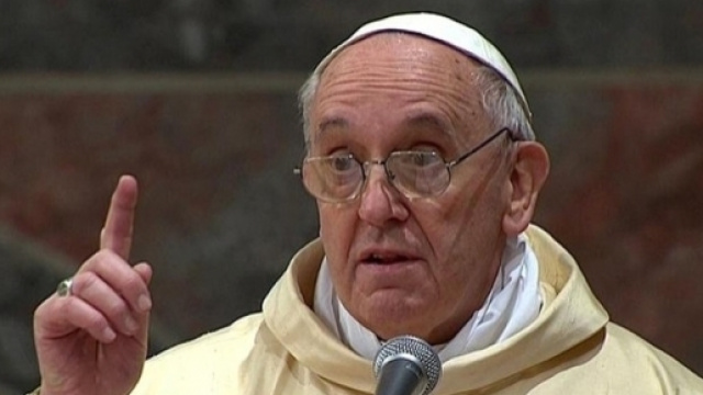 Papa Francesco: 'La mondanità ha preso in ostaggio il Natale, liberiamolo!'