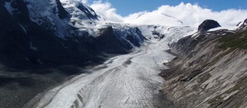 Ritiro dei ghiacciai montani, in foto il nevaio di Pasterze in Austria