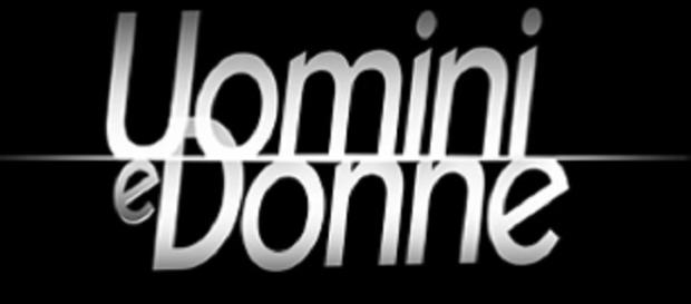 Il logo ufficiale di Uomini e donne Il logo ufficiale di Uomini e donne