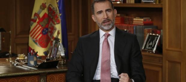 Momento del Mensaje de Navidad de Felipe VI del otro día, en un tono estético más austero. Momento del Mensaje de Navidad de Felipe VI del otro día, en un tono estético más austero.