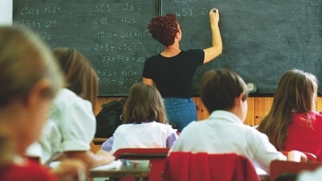 Ultime news scuola, lunedì 26 dicembre 2016: Anief 'Riaprire le GaE e indire nuovo piano assunzioni straordinario'