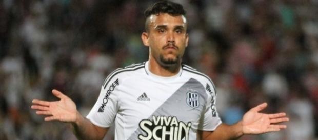 William Pottker foi revelado pelo Figueirense mas chamou atenção atuando no time de Lins William Pottker foi revelado pelo Figueirense mas chamou atenção atuando no time de Lins