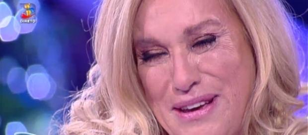 Teresa Guilherme não conteve as lágrimas na hora da despedida Teresa Guilherme não conteve as lágrimas na hora da despedida