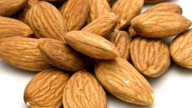 Ecco perch&eacute; fa bene mangiare le mandorle