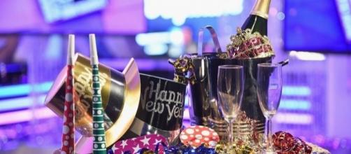 Sing along to 'Auld Lang Syne' as we ring in 2017 - vegas24seven.com