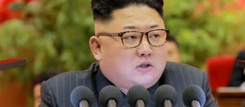 Il leader nord coreano durante la conferenza stampa di inizio anno.