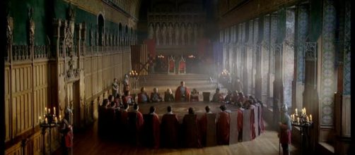 Representación idealizada de la Corte de Camelot, con el Rey Arturo y sus caballeros sentados en torno a la famosa "Mesa Redonda".