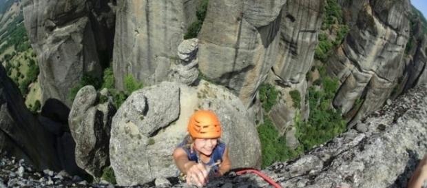 Brasileira escala Meteora na Grécia Brasileira escala Meteora na Grécia