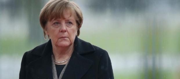 Ist sie am Ende? Kanzlerin Merkel ist blass in diesen Tagen. (Fotoverantw./URG Suisse: Blasting.News Archiv) Ist sie am Ende? Kanzlerin Merkel ist blass in diesen Tagen. (Fotoverantw./URG Suisse: Blasting.News Archiv)