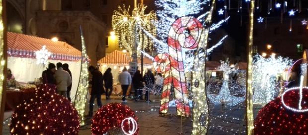 Piazza Sant'oronzo colma di luminarie Piazza Sant'oronzo colma di luminarie