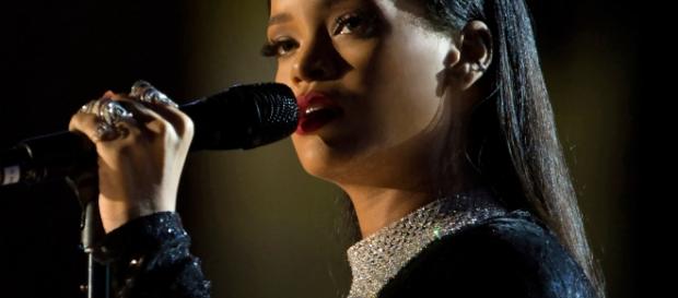 Rihanna unfollows Jennifer Lopez (Image source: Wikimedia Commons) Rihanna unfollows Jennifer Lopez (Image source: Wikimedia Commons)