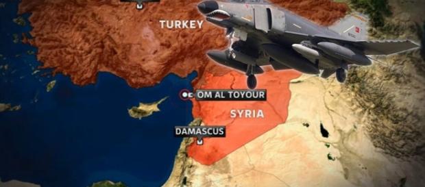 Turquia combate o Estado Islâmico na Síria Turquia combate o Estado Islâmico na Síria