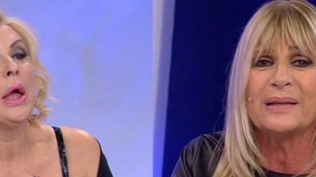 Uomini e Donne, Tina Cipollari distrugge Gemma Galgani - sologossip.it