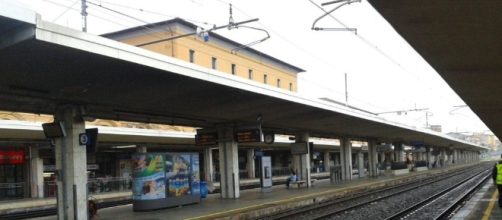 Pisa, una donna è stata massacrata nella stazione centrale dal compagno