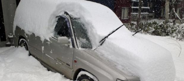 A venit zapada! Ce trebuie sa faci, ca sa nu ai probleme cu masina! - 4tuning.ro A venit zapada! Ce trebuie sa faci, ca sa nu ai probleme cu masina! - 4tuning.ro