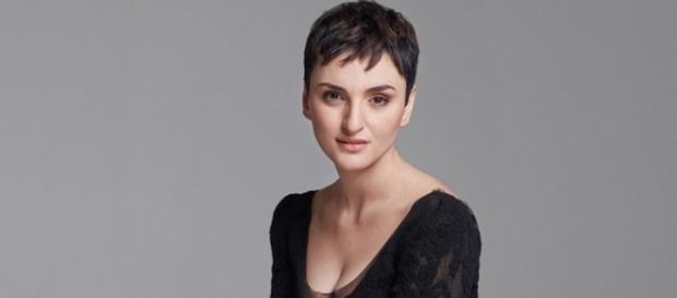 Arisa ritorna single dopo una relazione di sei anni Arisa ritorna single dopo una relazione di sei anni
