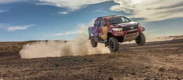 Toyota Hilux será usada pela organização dao Rally Dakar 2017 Toyota Hilux será usada pela organização dao Rally Dakar 2017