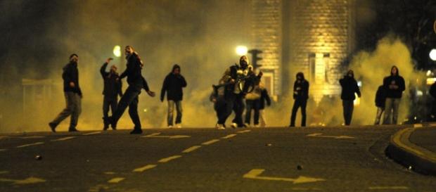 Bagarre entre supporteurs dans les rues de Paris. Bagarre entre supporteurs dans les rues de Paris.