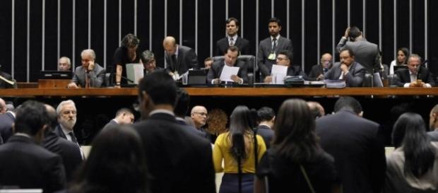 Câmara aprova pacote de combate a corrupção Câmara aprova pacote de combate a corrupção