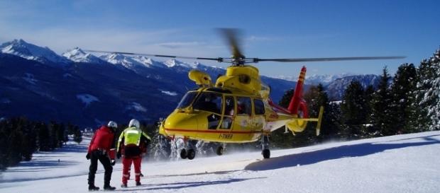 Difficile il lavoro dei soccorritori per la difficili condizioni meteo e la zona difficile da raggiungere Difficile il lavoro dei soccorritori per la difficili condizioni meteo e la zona difficile da raggiungere
