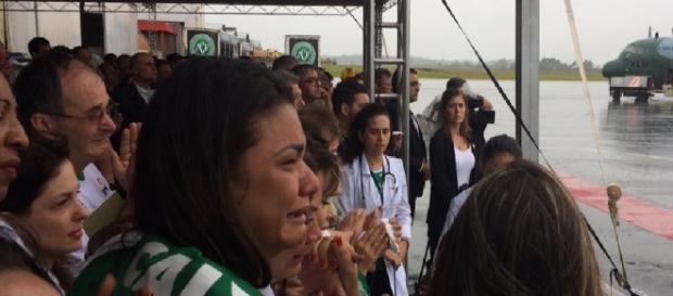 Familiares recebem as vítimas no aeroporto Familiares recebem as vítimas no aeroporto