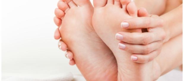 Homem não aguenta o chulé da esposa Homem não aguenta o chulé da esposa