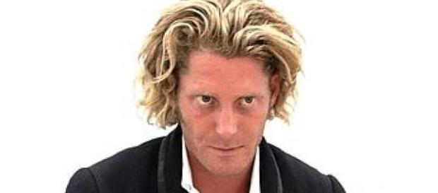 Lapo Elkann, una vita scandita da gaffe e brutte figure che finiscono puntualmente sui giornali Lapo Elkann, una vita scandita da gaffe e brutte figure che finiscono puntualmente sui giornali
