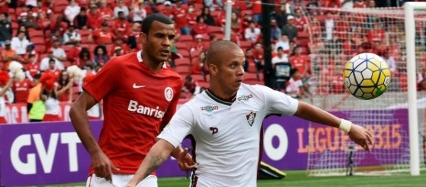 Oswaldo de Oliveira tem pressa quanto à chegada de novos reforços para 2017 Oswaldo de Oliveira tem pressa quanto à chegada de novos reforços para 2017