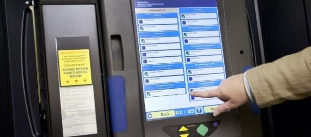 SHOCK: Voter's Cell Cam Captures Rigged Voting Machines ⋆ Freedom ... - freedomdaily.com SHOCK: Voter's Cell Cam Captures Rigged Voting Machines ⋆ Freedom ... - freedomdaily.com