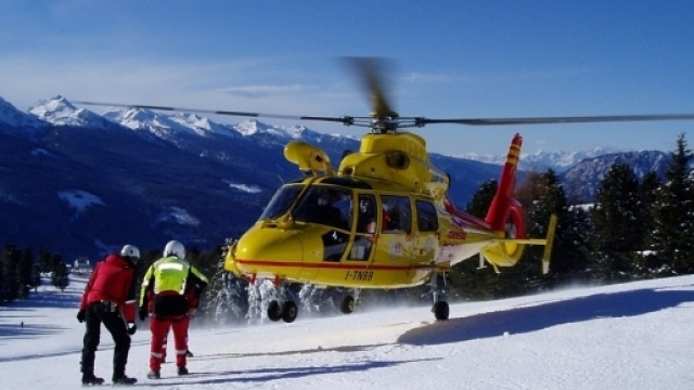 Difficile il lavoro dei soccorritori per la difficili condizioni meteo e la zona difficile da raggiungere