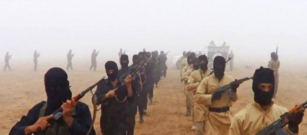 Aus Syrien vertrieben, jetzt in Europa unterwegs? Interpol fahndet! (Fotoverantw./URG Suisse: Blasting.News Archiv) Aus Syrien vertrieben, jetzt in Europa unterwegs? Interpol fahndet! (Fotoverantw./URG Suisse: Blasting.News Archiv)