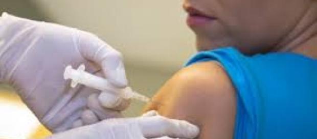 Vacinação contra HPV agora abrange adolescentes entre 12 e 13 anos Vacinação contra HPV agora abrange adolescentes entre 12 e 13 anos