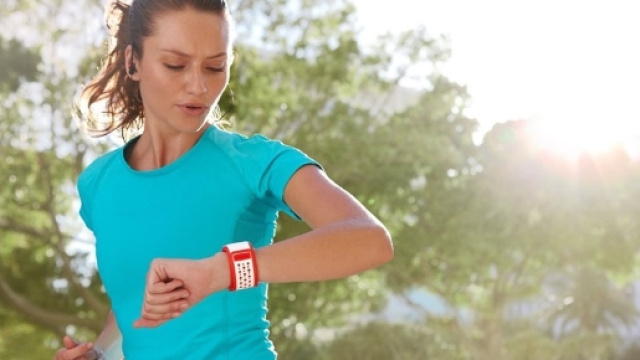 Fitness e sport: bracciali e smartwatch che possono tornare utili - vanityfair.it