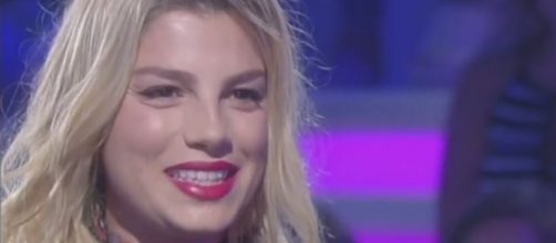 Gossip: Emma Marrone si racconta senza filtri a 'FanCaraoke'.