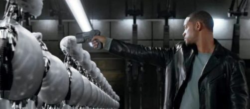 Will Smith nel film 'I Robot' - theiapolis.com