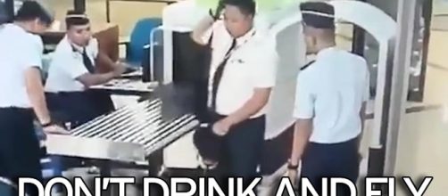 Pilota ubriaco cerca di guidare un aereo, licenziato dalla compagnia indonesiana
