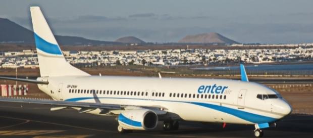 Aereo della Enter Air costretto ad atterragio di emergenza per allarme bomba Aereo della Enter Air costretto ad atterragio di emergenza per allarme bomba