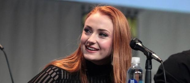 Game of Thrones-Star Sophie Turner 2015 bei einer Pressekonferenz in den USA Game of Thrones-Star Sophie Turner 2015 bei einer Pressekonferenz in den USA
