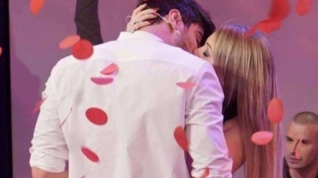 Gossip news Uomini e Donne, 31 dicembre: Riccardo Gismondi e Camilla Mangiapelo, cosa state combinando?