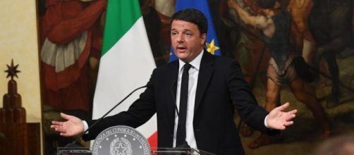 Il momento delle dimissioni di Matteo Renzi.