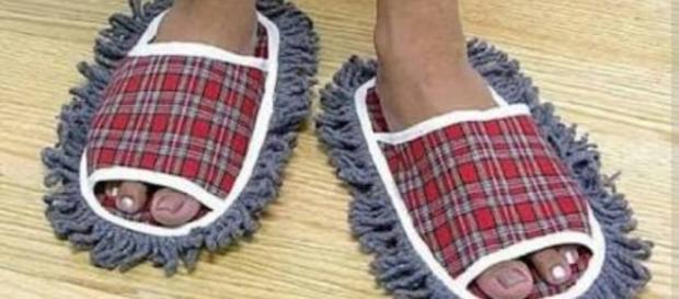 2 em 1: chinelo que limpa o chão! 2 em 1: chinelo que limpa o chão!
