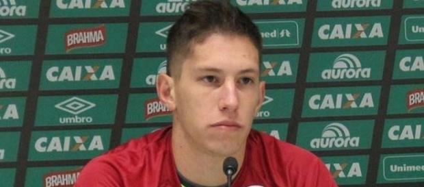 Jackson Follmann está melhor e consciente (Foto: Divulgação/Chapecoense) Jackson Follmann está melhor e consciente (Foto: Divulgação/Chapecoense)