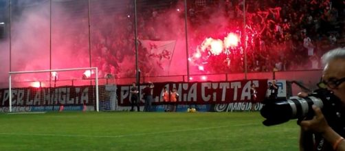 Reggina, la macchia amaranto della curva sud