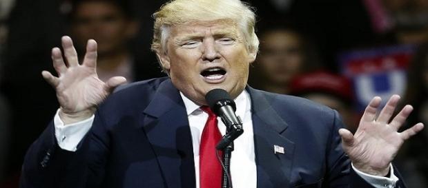 Donald Trump: No al trasferimento delle aziende Usa all'estero, tassa del 35% sulle produzioni ai trasgressori Donald Trump: No al trasferimento delle aziende Usa all'estero, tassa del 35% sulle produzioni ai trasgressori