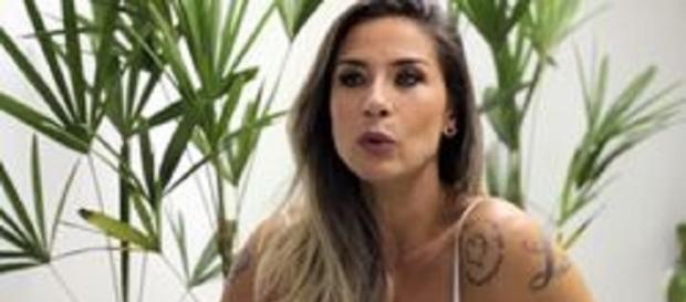 Ex-Panicat diz, em entrevista, que se converteu Ex-Panicat diz, em entrevista, que se converteu