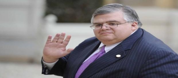 Se va Carstens, que Dios nos cuide. Se va Carstens, que Dios nos cuide.