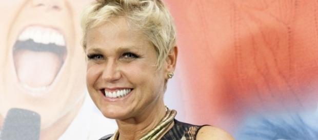 Sempre que a loira vende uma franquia da 'Casa X' de eventos, ela comparece para a inauguração; a chegada de Xuxa era muito aguardada hoje no Piauí Sempre que a loira vende uma franquia da 'Casa X' de eventos, ela comparece para a inauguração; a chegada de Xuxa era muito aguardada hoje no Piauí